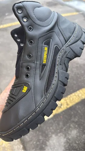 Compre uma BOTA CARTERPILLAR no valor de atacado p zerar o estoque R$89,99