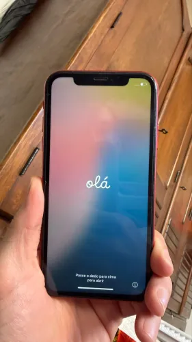 Vendo iPhone XR de 64GB vermelho