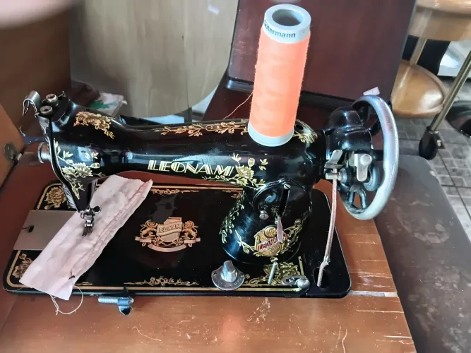 Máquina de costura antiga