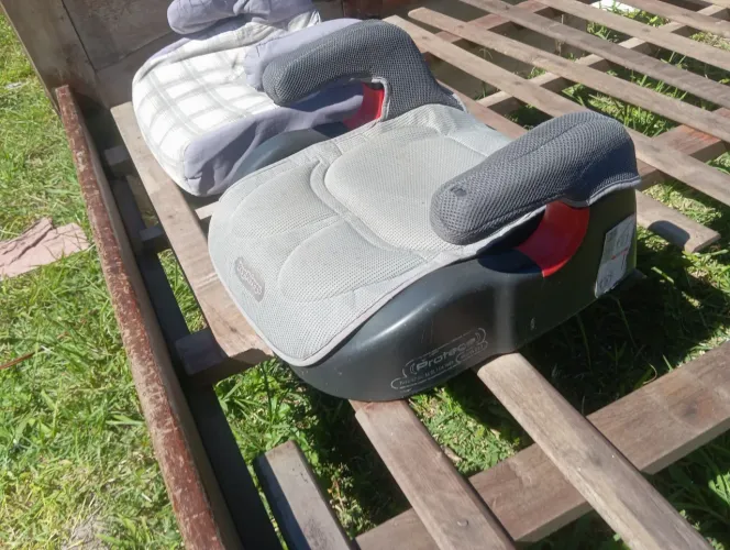 Assento infantil para carro usado 