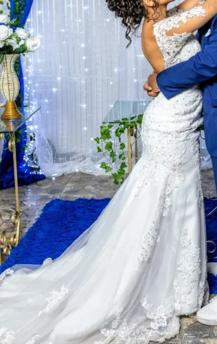 Vestido de noiva modelo sereia, vestido 38/40, acompanha véu 