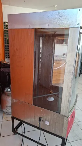 Máquina de frango assado