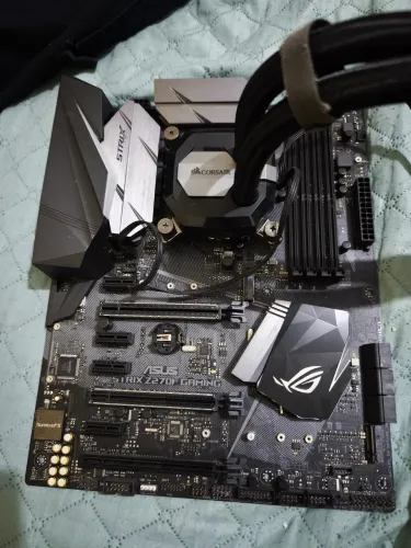 Kit gamer i5 + Rog + WC Corsair 