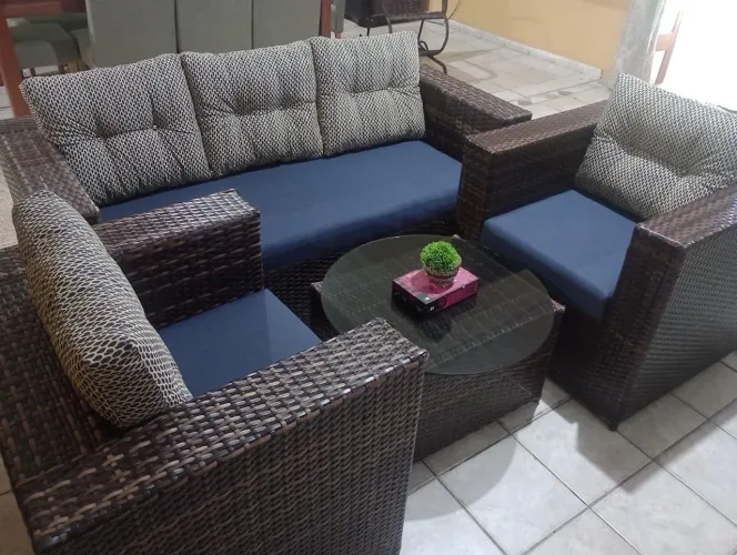 Conjunto de Sofá Fibra Sintética Quadrado Vazado - 1 Sofá 2L + 2 Poltronas + 1 Mesa Centro
