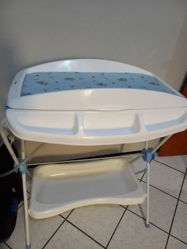 Banheira com trocador para menino