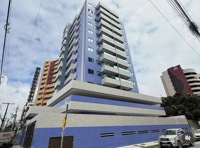 Alugo apartamento no edifício Fábio Araújo - Jatiúca 