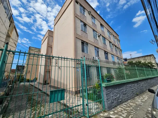 Imóvel para venda com 50 metros quadrados com 3 quartos em Penha Circular - Rio de Janeiro