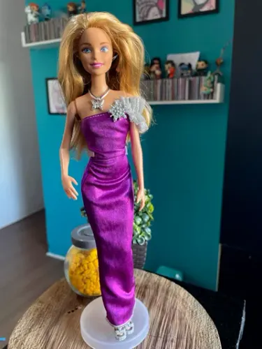 Boneco Mattel Vestido Roxo de Gala - Usada