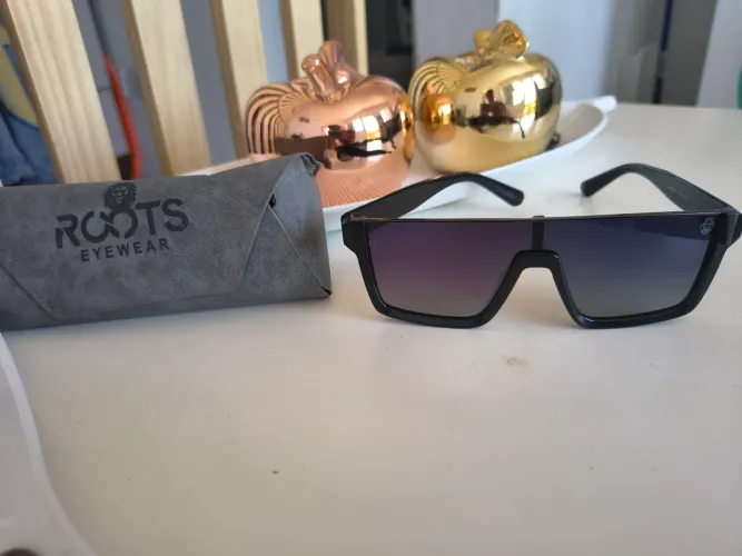 Vendo óculos unissex da Roots Eyewear