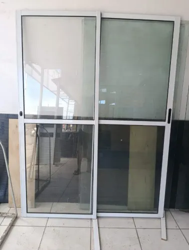 Porta de alumínio linha suprema <br>1.60 x 2.10 branco
