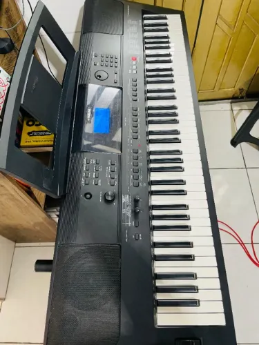 Yamaha PSR EW400 76 Teclas OPORTUNIDADE Teclado 