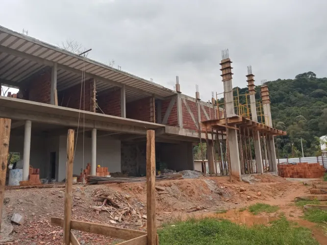 Pedreiro (Serviços de Obras)