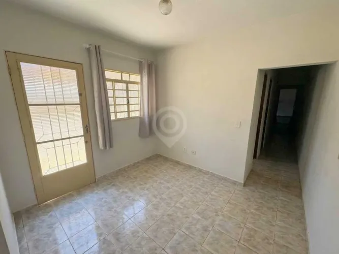 Casa de rua : Sobrado / Residencial / Jardim das Nações