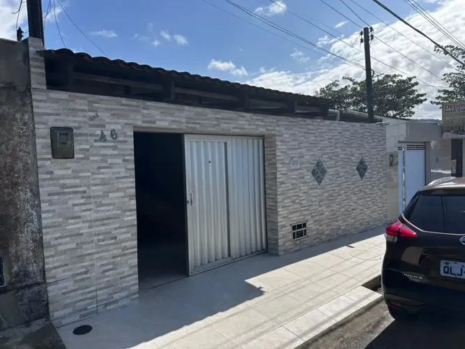Imóvel para venda possui 200 metros quadrados com 4 quartos em Benedito Bentes - Maceió -