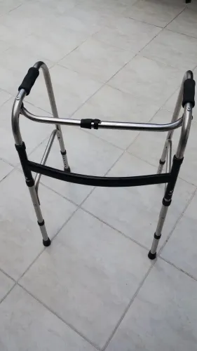 Andador pós cirurgia e idosos 