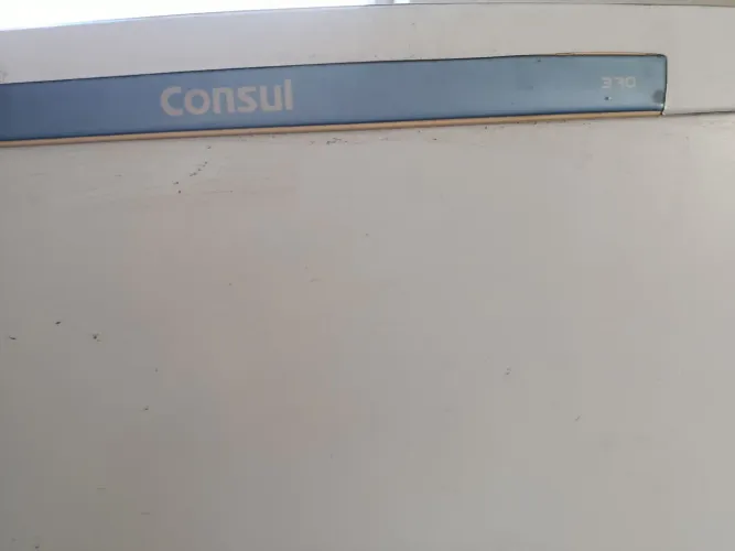 Vendo geladeira Consul em bom estado de funcionamento,havendo um pequeno problema, não est
