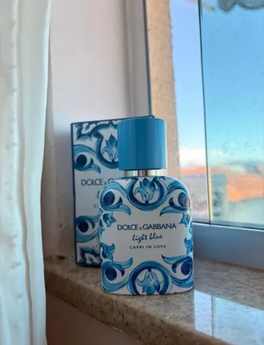 Perfume Dolce Gabbana Light Blue Capri in love