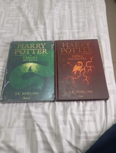 Livro Harry Potter e a câmara secreta e Harry Potter e a pedra filosofal