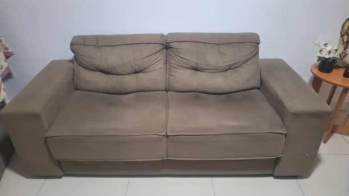 Sofá 3 lugares 2m