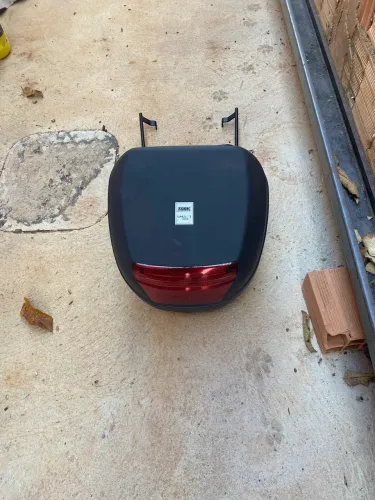 Baú com bagageiro