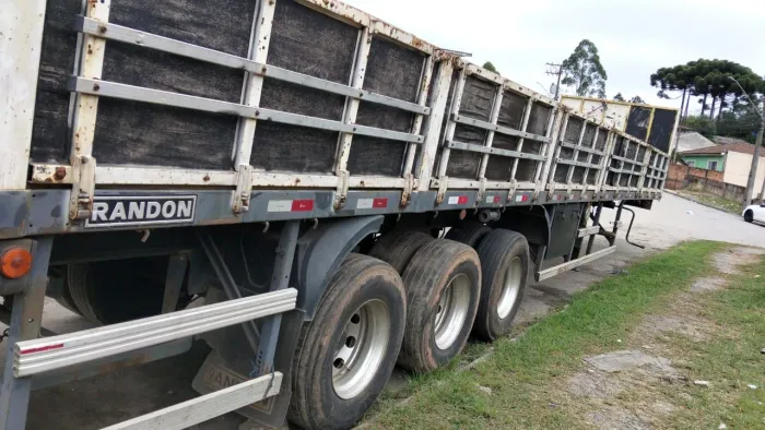 Vendo carreta randon grande baixa assoalho de ferro.*