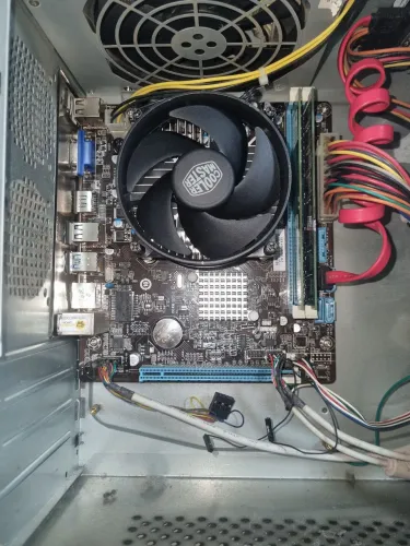 PC i3 3ª gen. 10GB RAM 320GB armaz + brindes