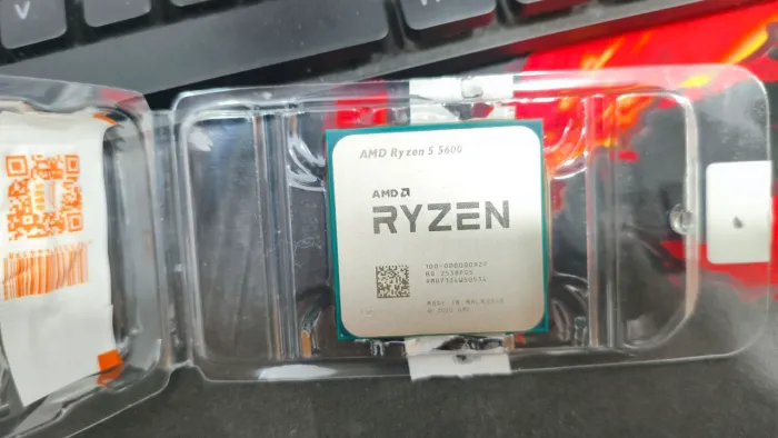 Processador Ryzen 5600 novo OEM, nunca usado. Só teste. Não faço envio.