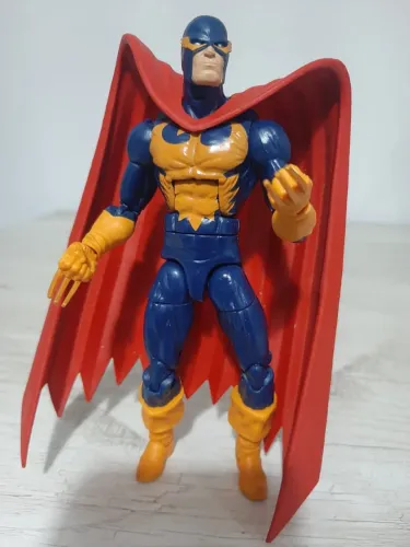 Boneco Marvel legends falcão noturno