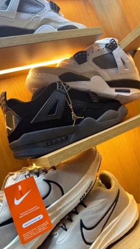Nike air Jordan 4
