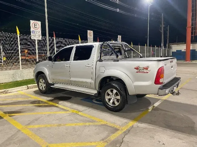 Toyota Hilux CD SRV D4-d 4X4 3.0 TDI Diesel AUT 2010