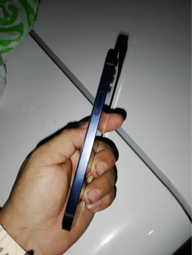 iPhone 12 64 gb seminovo tudo original e tudo funcionando único dono por 1400