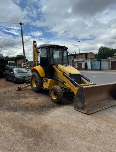 Vendo Retro Escavadeira New Holland B90B $120k