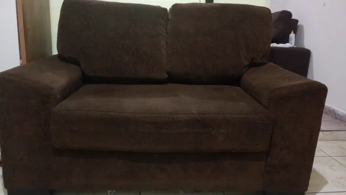 Vendo jogo de sofá 2 e 3 lugares