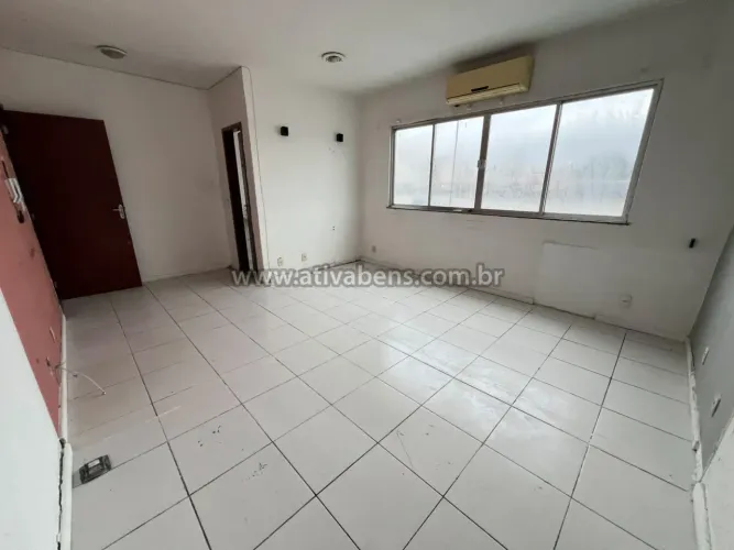 Sala comercial em Irajá pertinho do Metrô no Centro de Irajá