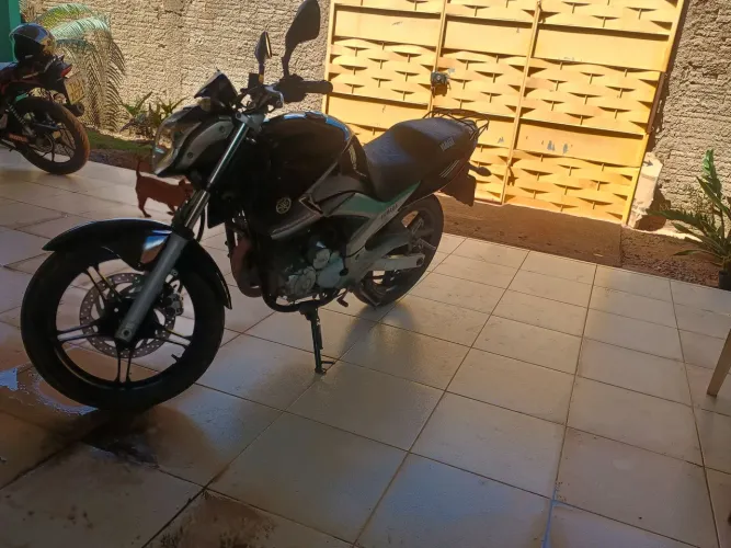 Vendo , Fazer 250 ano 2015