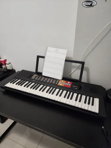 Teclado Yamaha F51