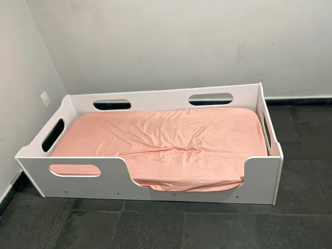 Vendo cama montessoriana nova