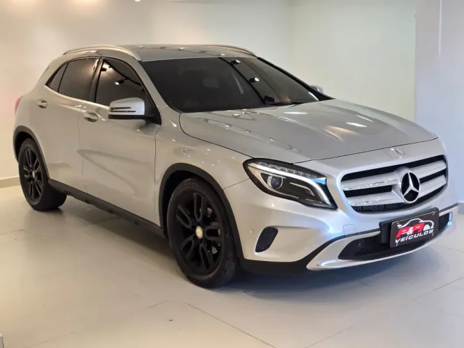 Mercedes-Benz GLA 200 Vis. Black ED. 1.6 TB 16V Aut. 2015