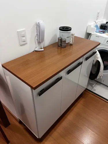 Balcão Multiuso / Armário Aparador com Tampo Amadeirado