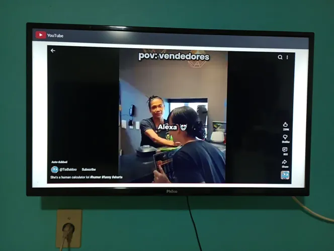 Smart TV "32" semi nova 