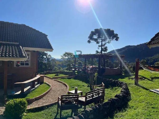 Sítio Turístico e Produtivo à venda em Delfim Moreira-MG