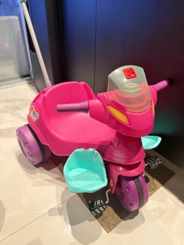 Bicicleta infantil e motoca infantil