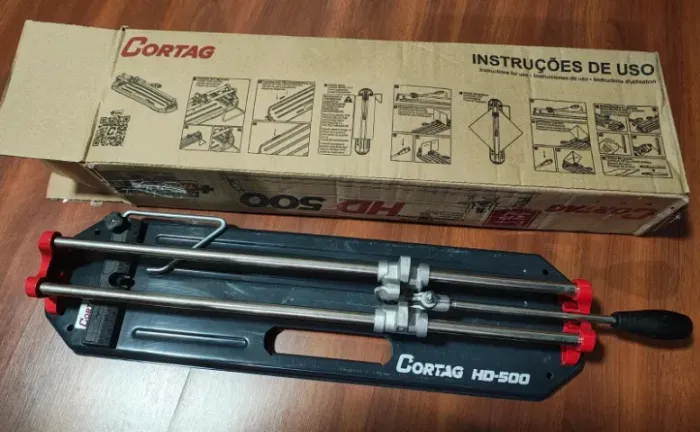 Cortador de pisos em ótimo estado