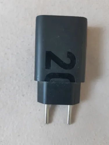 Carregador moto g23 20w original Fonte