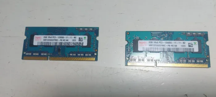 2 memórias hynix 2GB 1Rx8 PC3 12800S 11 11 B2 como novas para MacBooks antigos