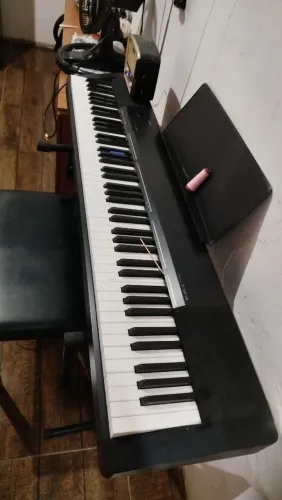 Vendo piano da Cássio cdp 130 piano muito bom 