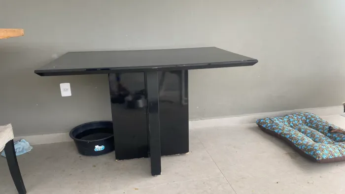 Mesa tampo de vidro 4 lugares 