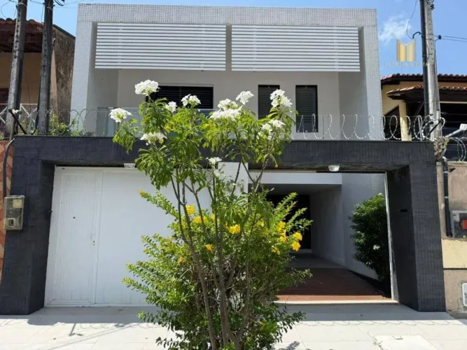 Casa com 3 dormitórios à venda, 234 m² por R$ 799.900,00 - Cajazeiras - Fortaleza/CE