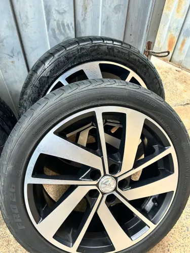 Rodas Jetta Gli com pneus novos