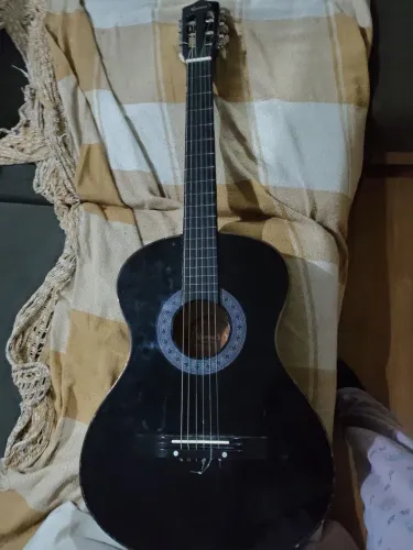 Violão Queen's